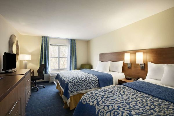 Days Inn & Suites Altoona (Bellwood)